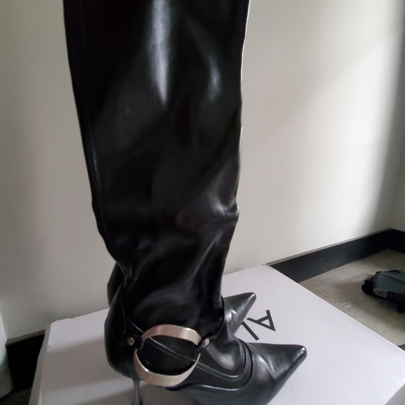 High Heel Boots 👢 - Picture 2 of 2